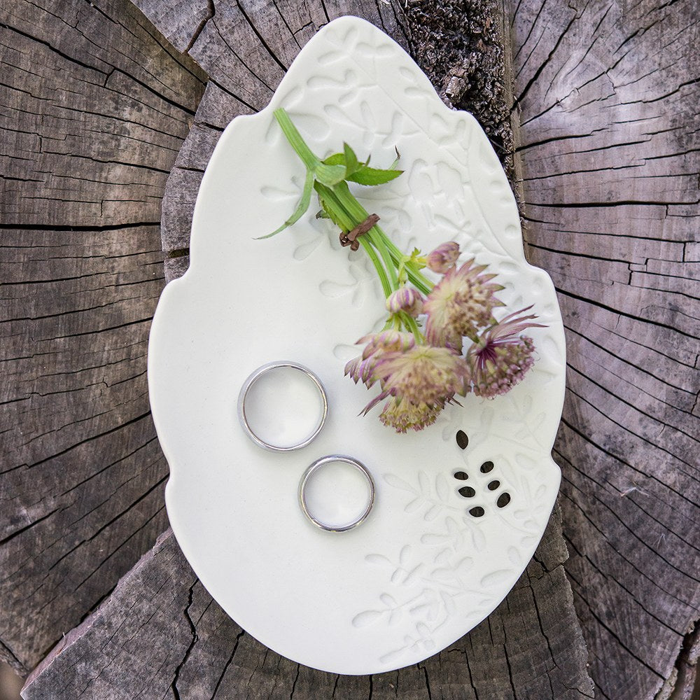 White Porcelain Leaf Ring Plate