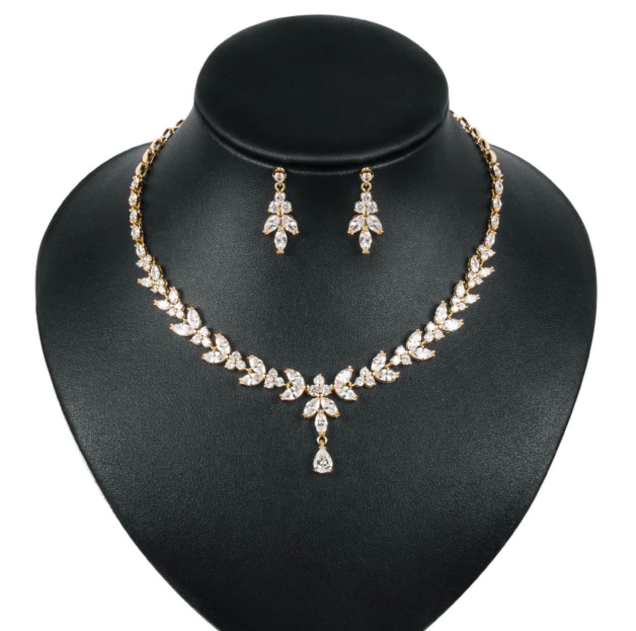Ensemble de Collier et Boucles d'oreilles