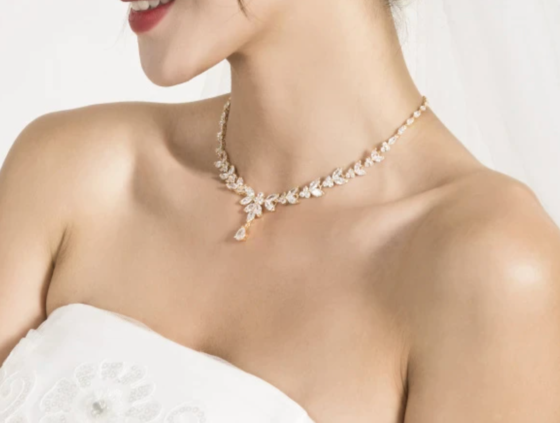 Ensemble de Collier et Boucles d'oreilles