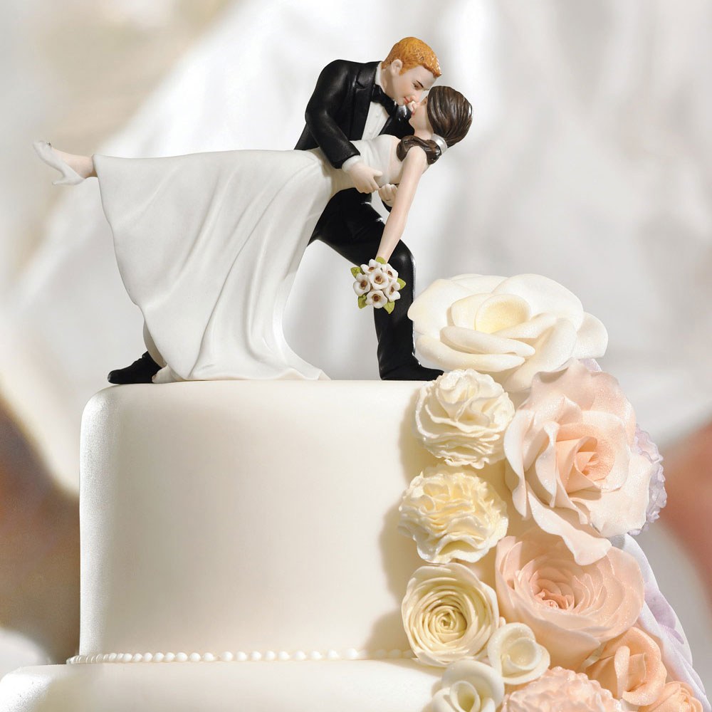 Figurine de couple de mariés "A Romantic Dip"