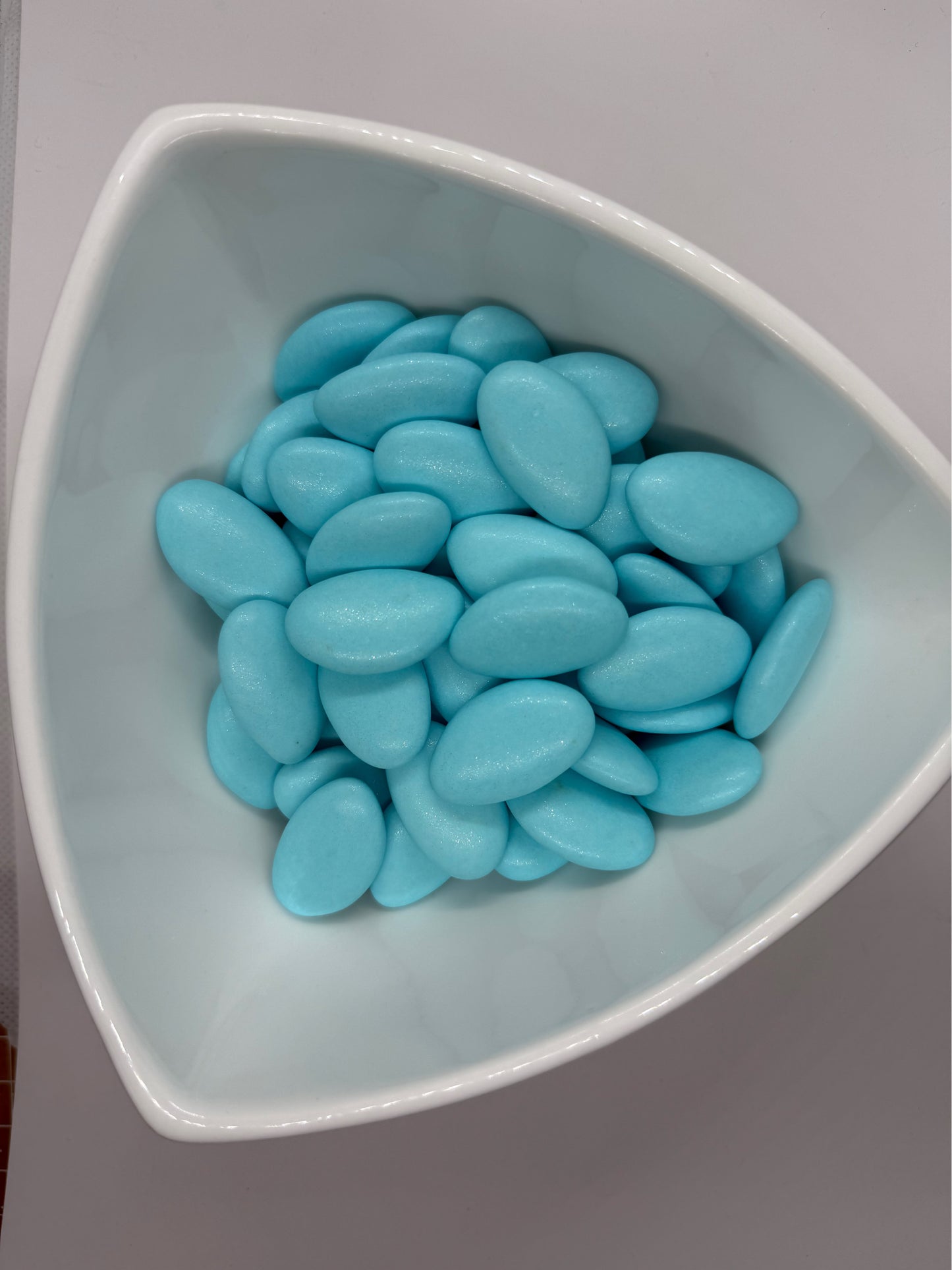 Pearlescent chocolate dragees 250gr