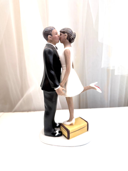 "A Kiss And We're Off!" Figurine