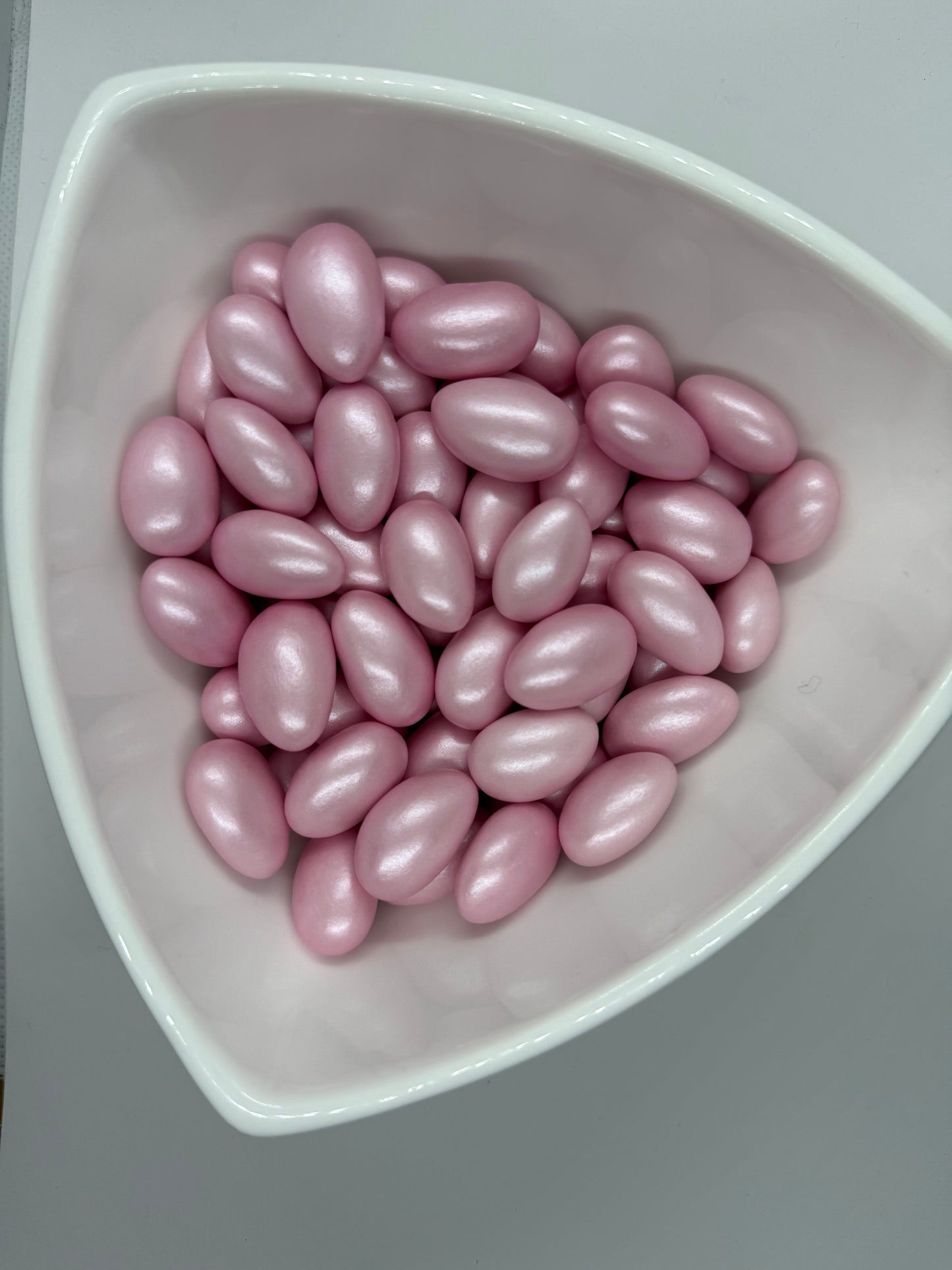 Pearlescent almond dragées 250gr