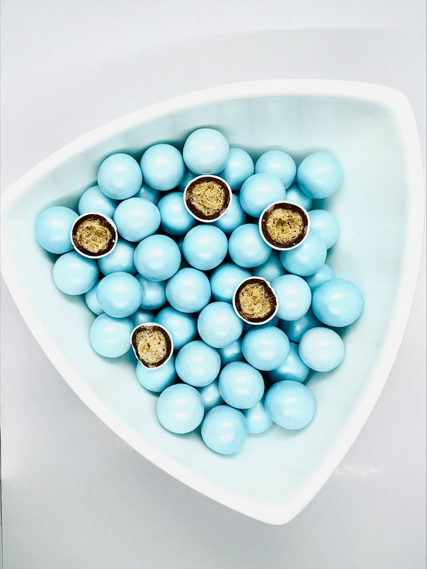 Baby Blue Pearlescent Crispy Chocolate 250g