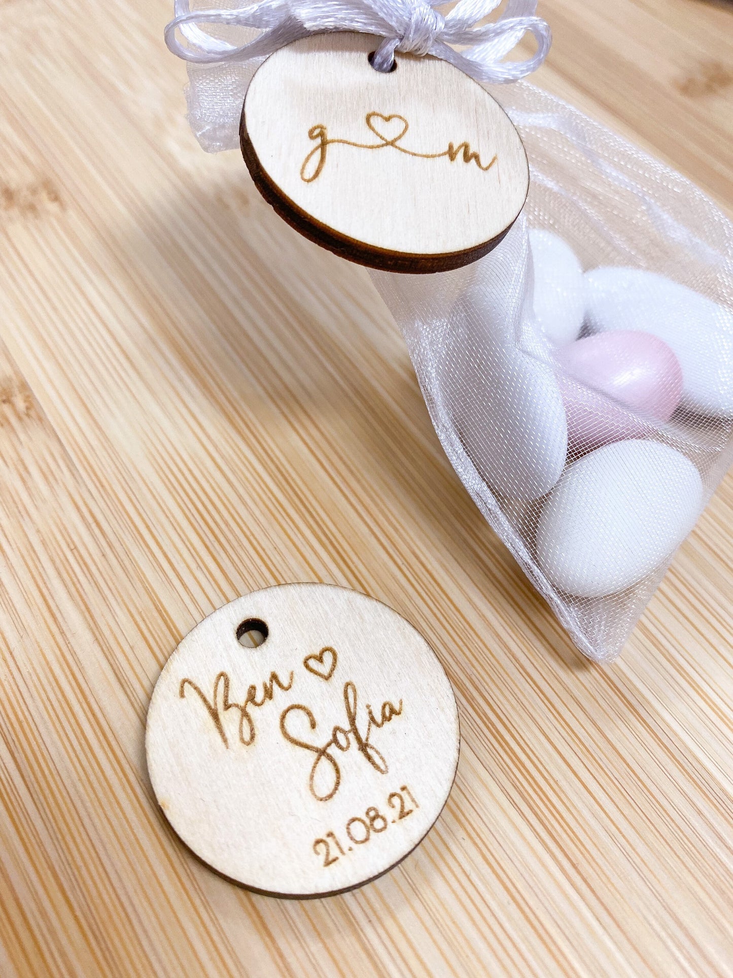 Personalized tags - 15 pieces wooden tags with engraved names